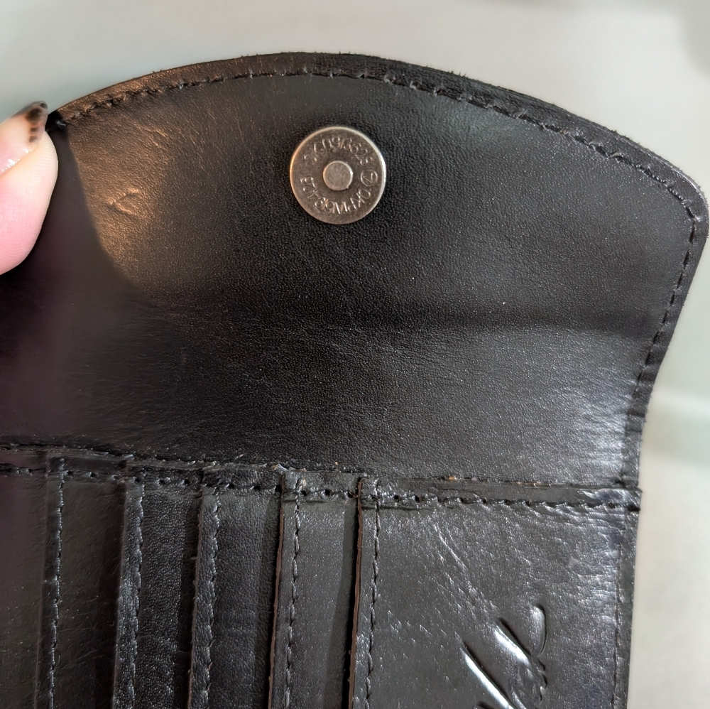 100% Leather Patricia Nash Tooled Bifold Wallet - Picture 7 of 12